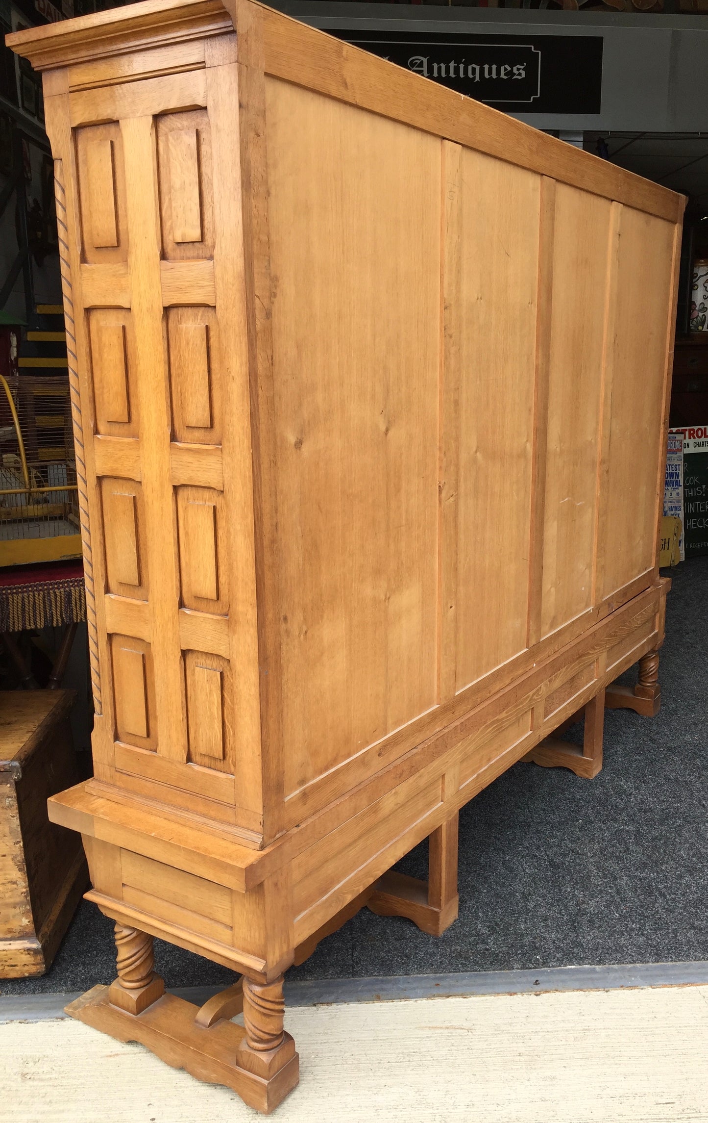 Antique Large Oak Wooden Glazed Fronted Carved Bookcase Storage Cabinet Cupboard