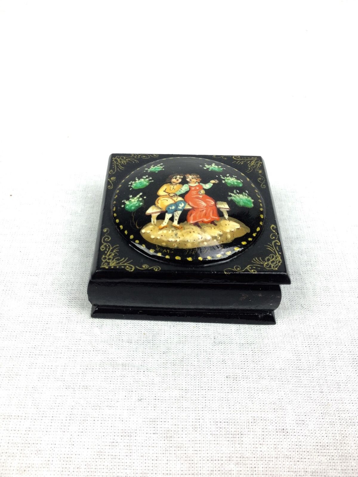 Russian Lacquer Box / Signed / Lacquered Collectable Vintage Fairytale