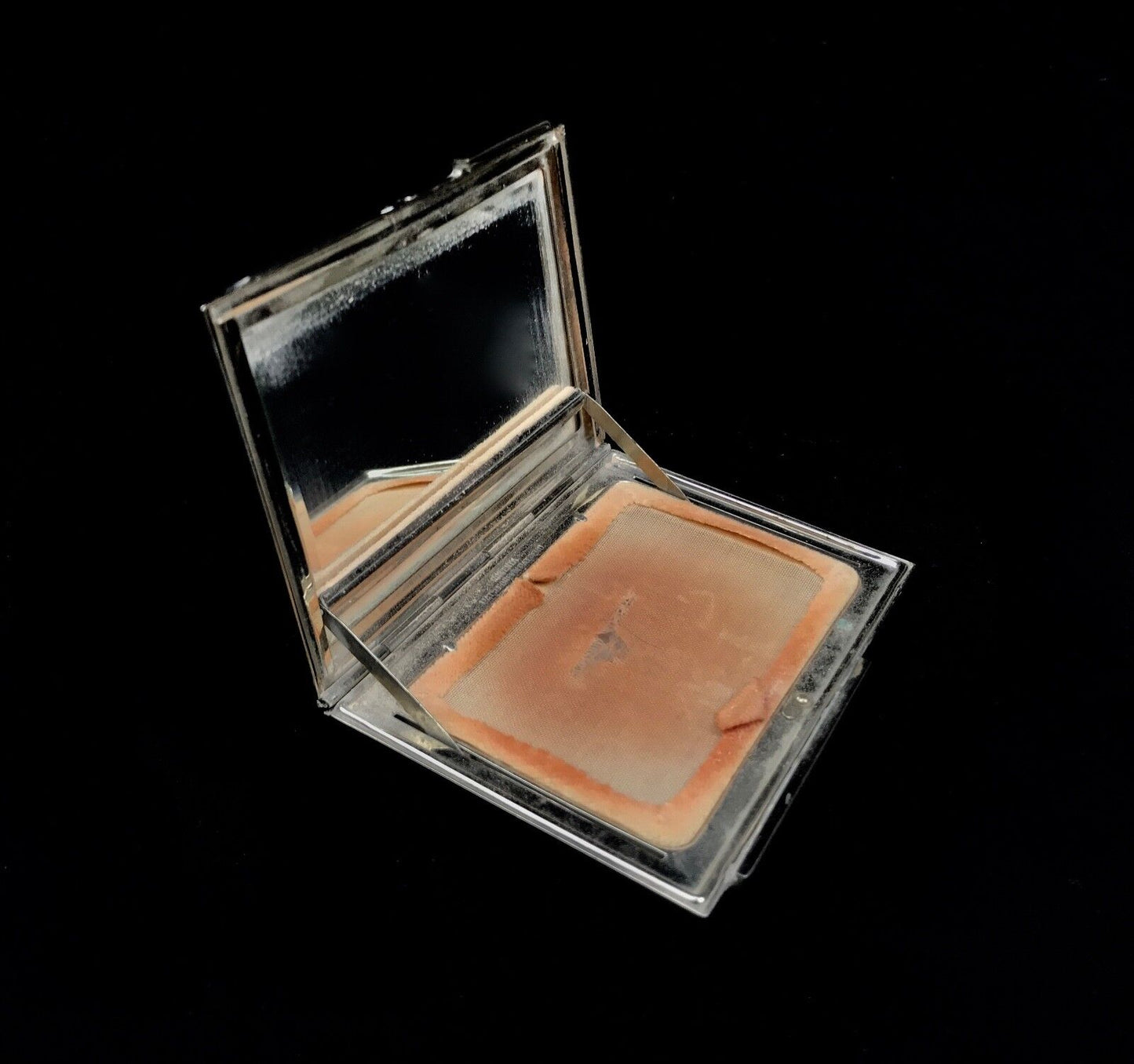 Art Dec Compact with Self Cleaning Mirror / Enamelled Case/ Power Compact