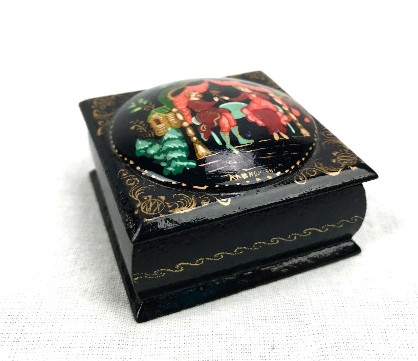 Russian Lacquered Fairytale Trinket Box / Signed / Black And Red