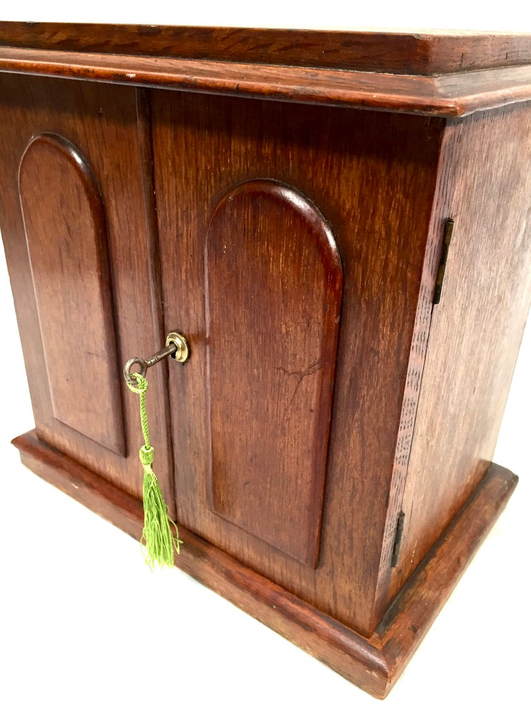 Antique Victorian Oak Wood Humidor Chest of Drawers / Collectors Cabinet Box Key