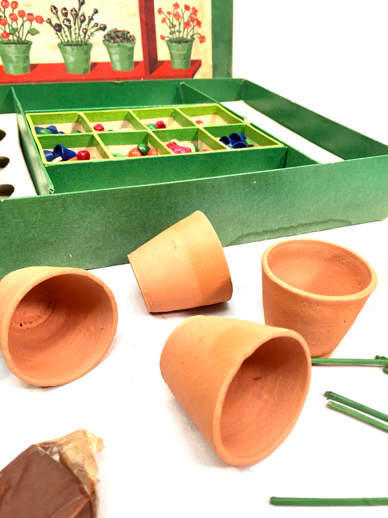 Vintage Toy - "Le Petit Jardinier" Children's Flower Craft & Assembly Game Set