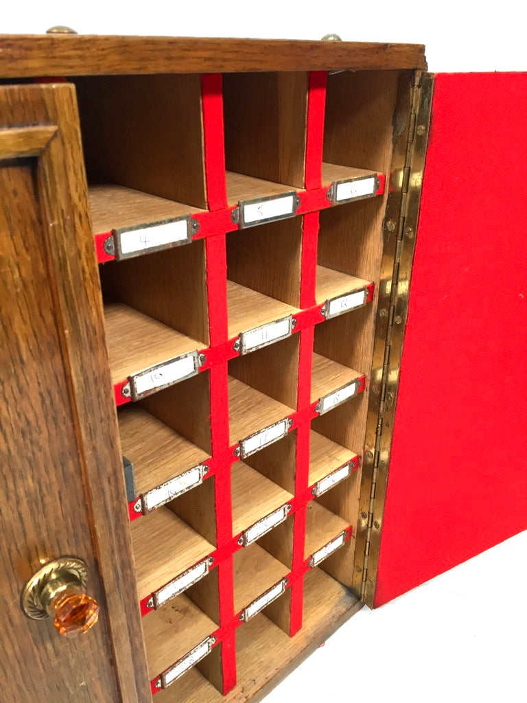 Antique Wooden Oak Tabletop Collectors Cabinet / Pigeon Hole Organiser Storage