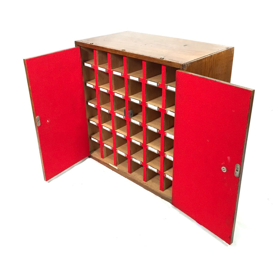 Antique Wooden Oak Tabletop Collectors Cabinet / Pigeon Hole Organiser Storage