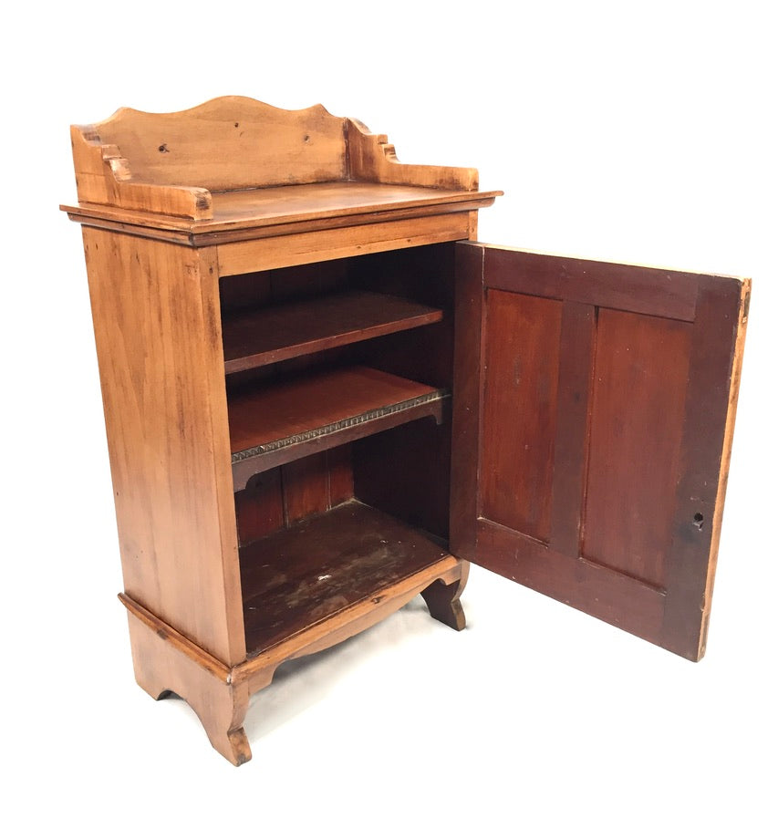 Antique Wooden Tabletop Cupboard / Storage Cabinet Box / 20th Century c.1930