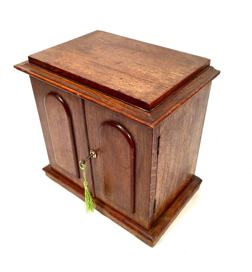 Antique Victorian Oak Wood Humidor Chest of Drawers / Collectors Cabinet Box Key