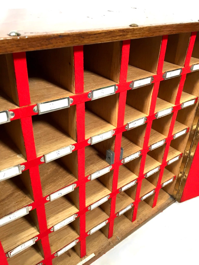 Antique Wooden Oak Tabletop Collectors Cabinet / Pigeon Hole Organiser Storage