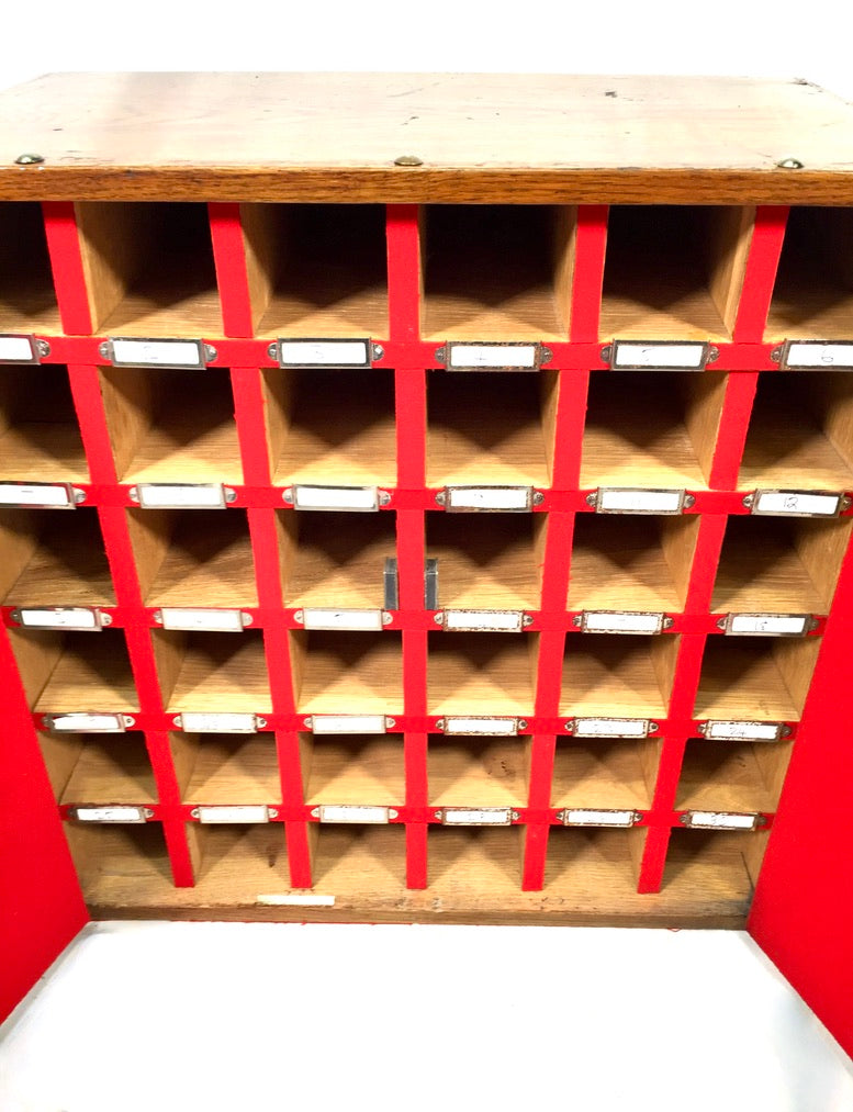 Antique Wooden Oak Tabletop Collectors Cabinet / Pigeon Hole Organiser Storage