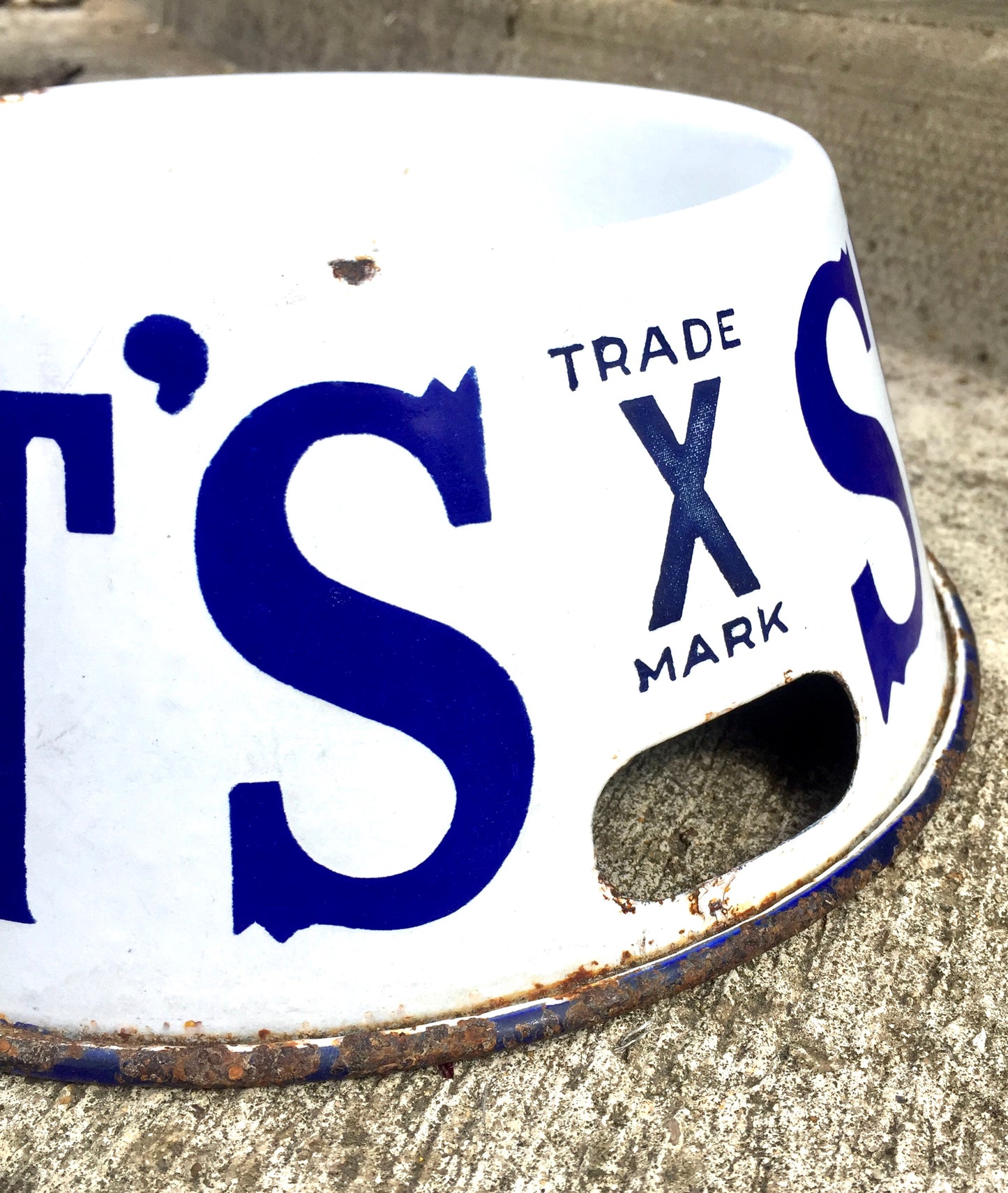 Antique Advertising - Spratt's enamel Metal Dog Water / Food Bowl c.1930