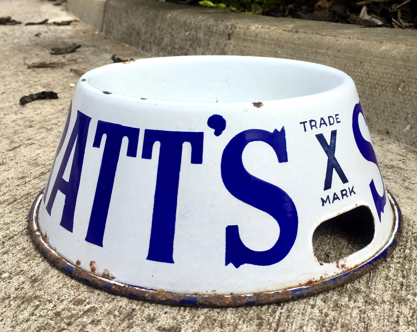Antique Advertising - Spratt's enamel Metal Dog Water / Food Bowl c.1930