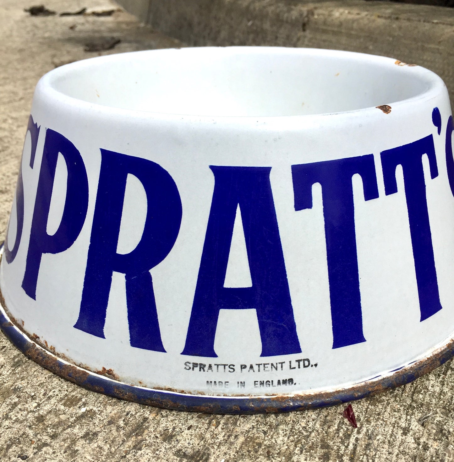 Antique Advertising - Spratt's enamel Metal Dog Water / Food Bowl c.1930