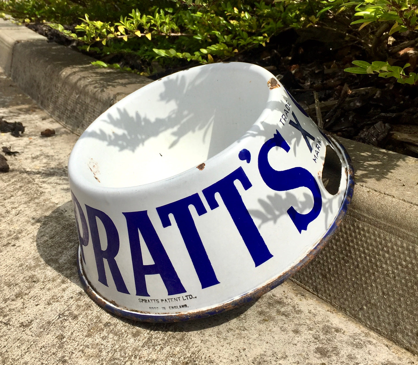 Antique Advertising - Spratt's enamel Metal Dog Water / Food Bowl c.1930