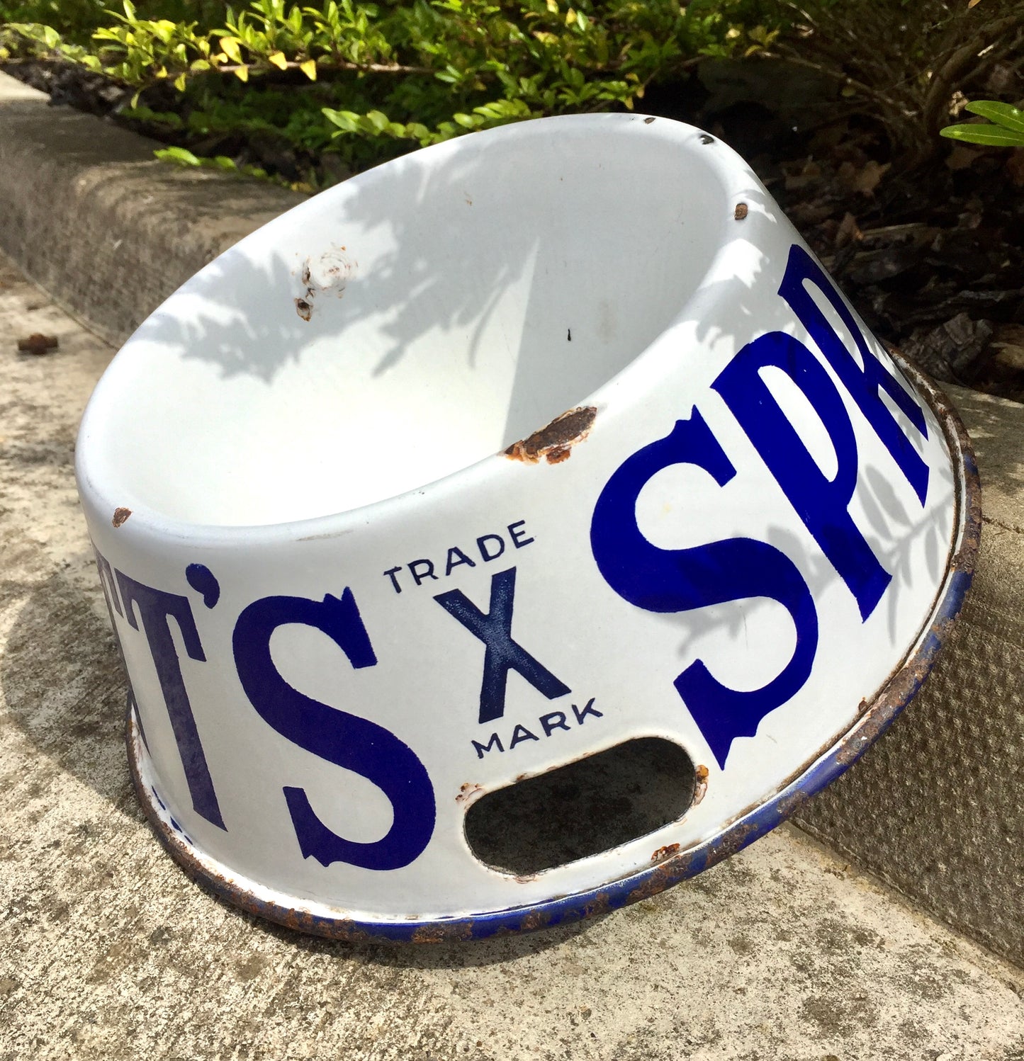 Antique Advertising - Spratt's enamel Metal Dog Water / Food Bowl c.1930