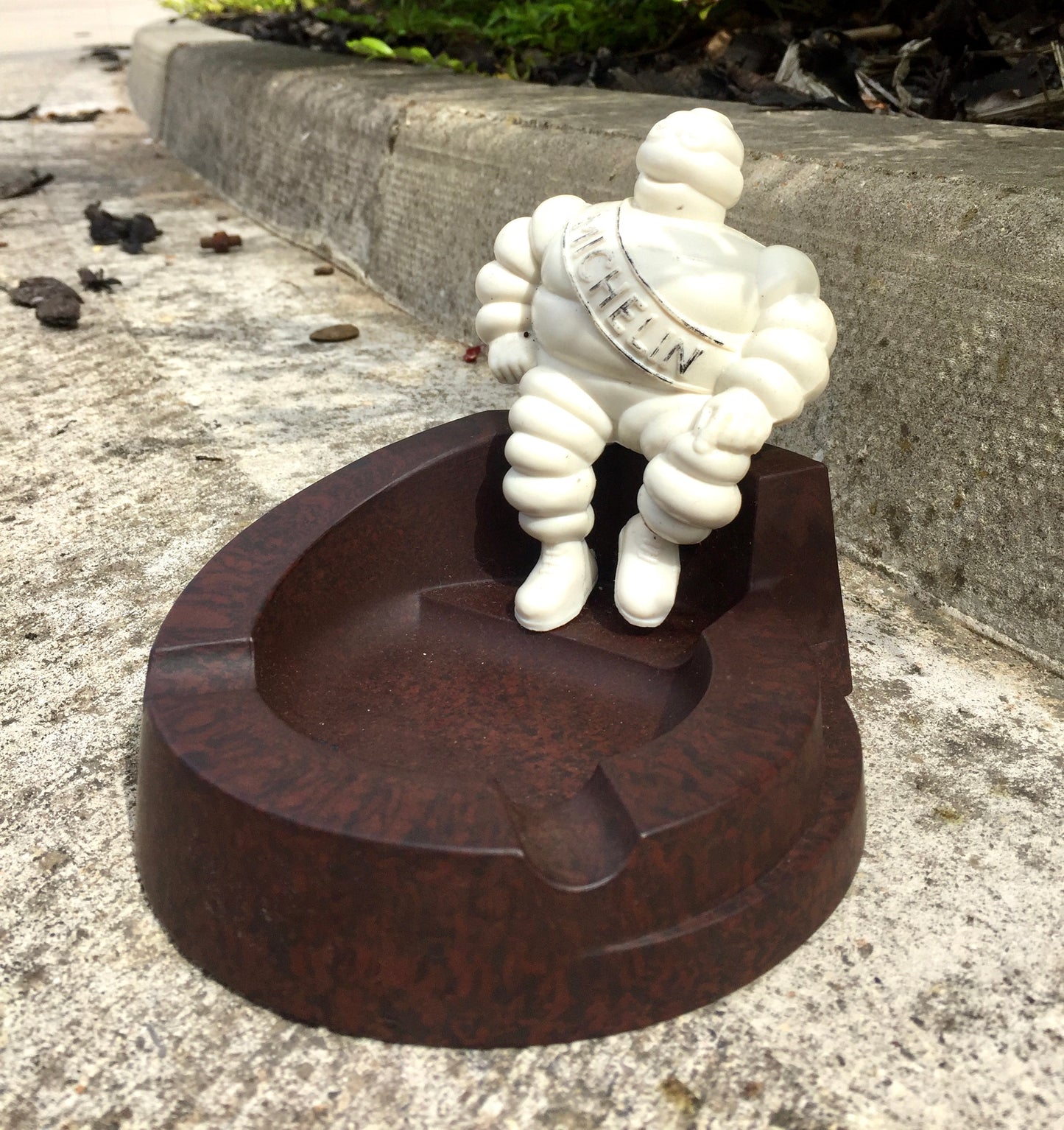 Antique Advertising - Original Brown bakelite Michelin Promotional Ashtray c.1930