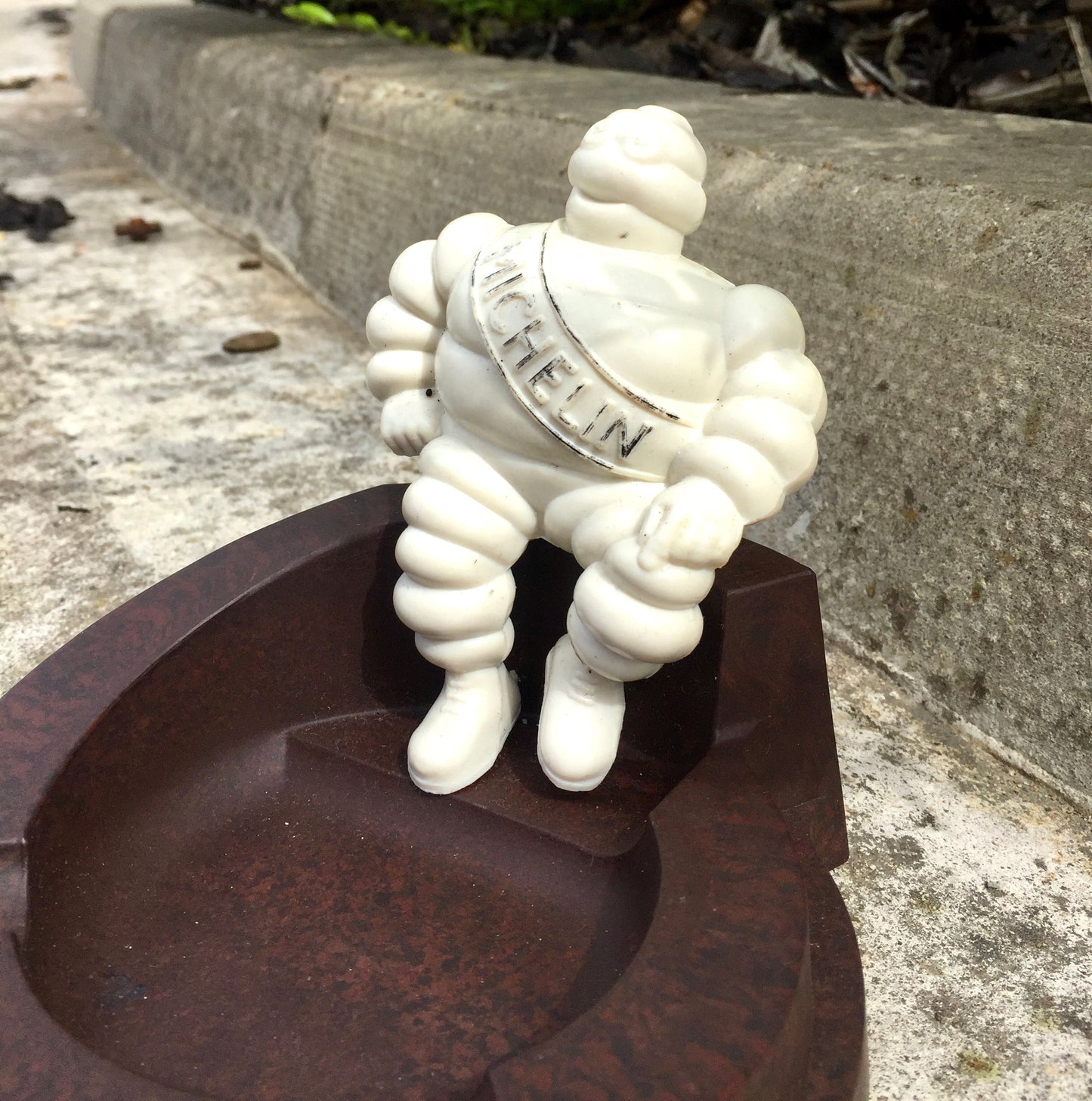 Antique Advertising - Original Brown bakelite Michelin Promotional Ashtray c.1930