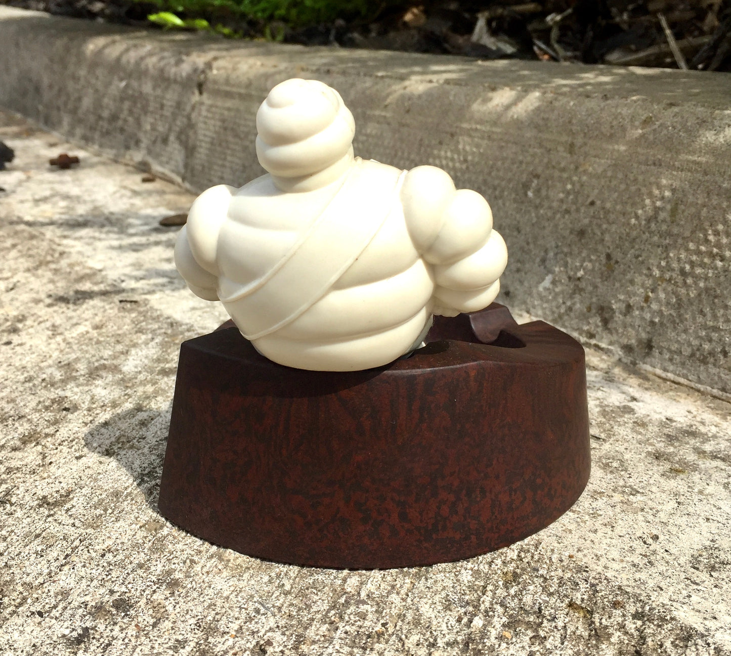 Antique Advertising - Original Brown bakelite Michelin Promotional Ashtray c.1930