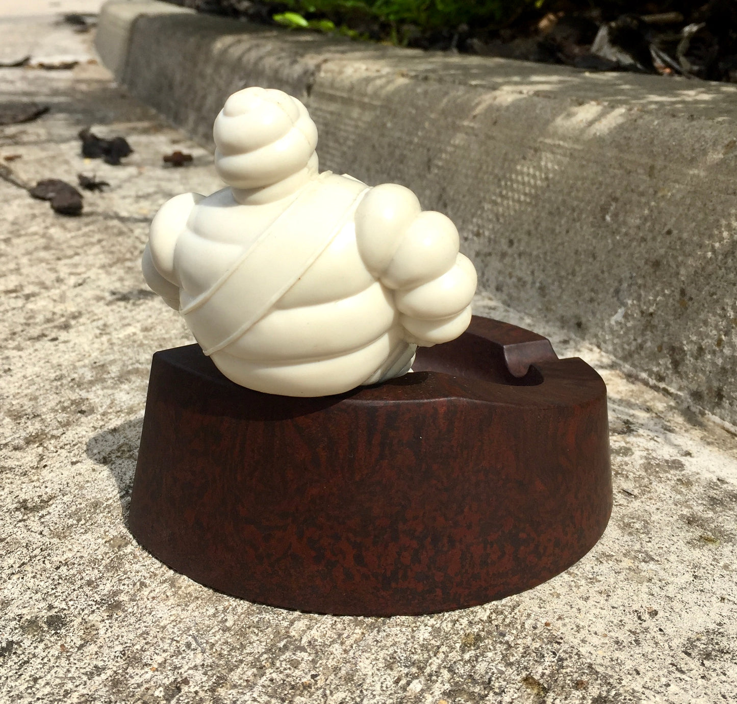 Antique Advertising - Original Brown bakelite Michelin Promotional Ashtray c.1930