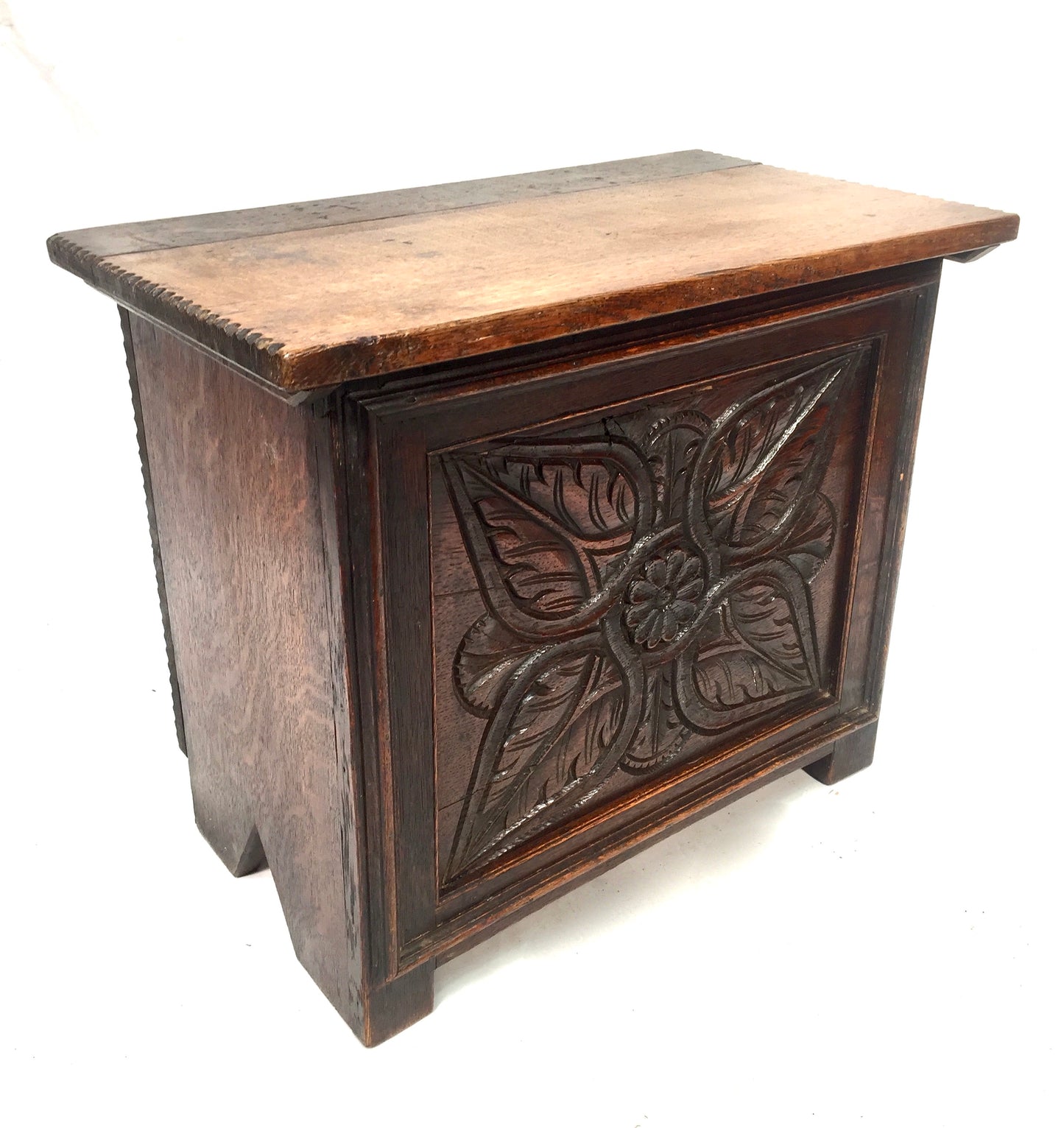 Antique Arts & Crafts Hand Carved Wooden Oak Trunk Box Coffer / Log Coal Storage