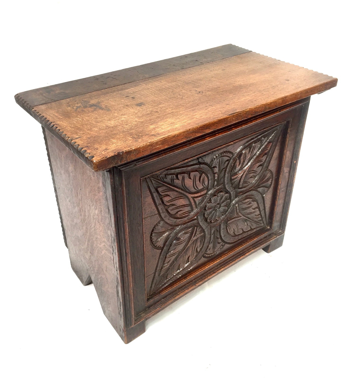 Antique Arts & Crafts Hand Carved Wooden Oak Trunk Box Coffer / Log Coal Storage