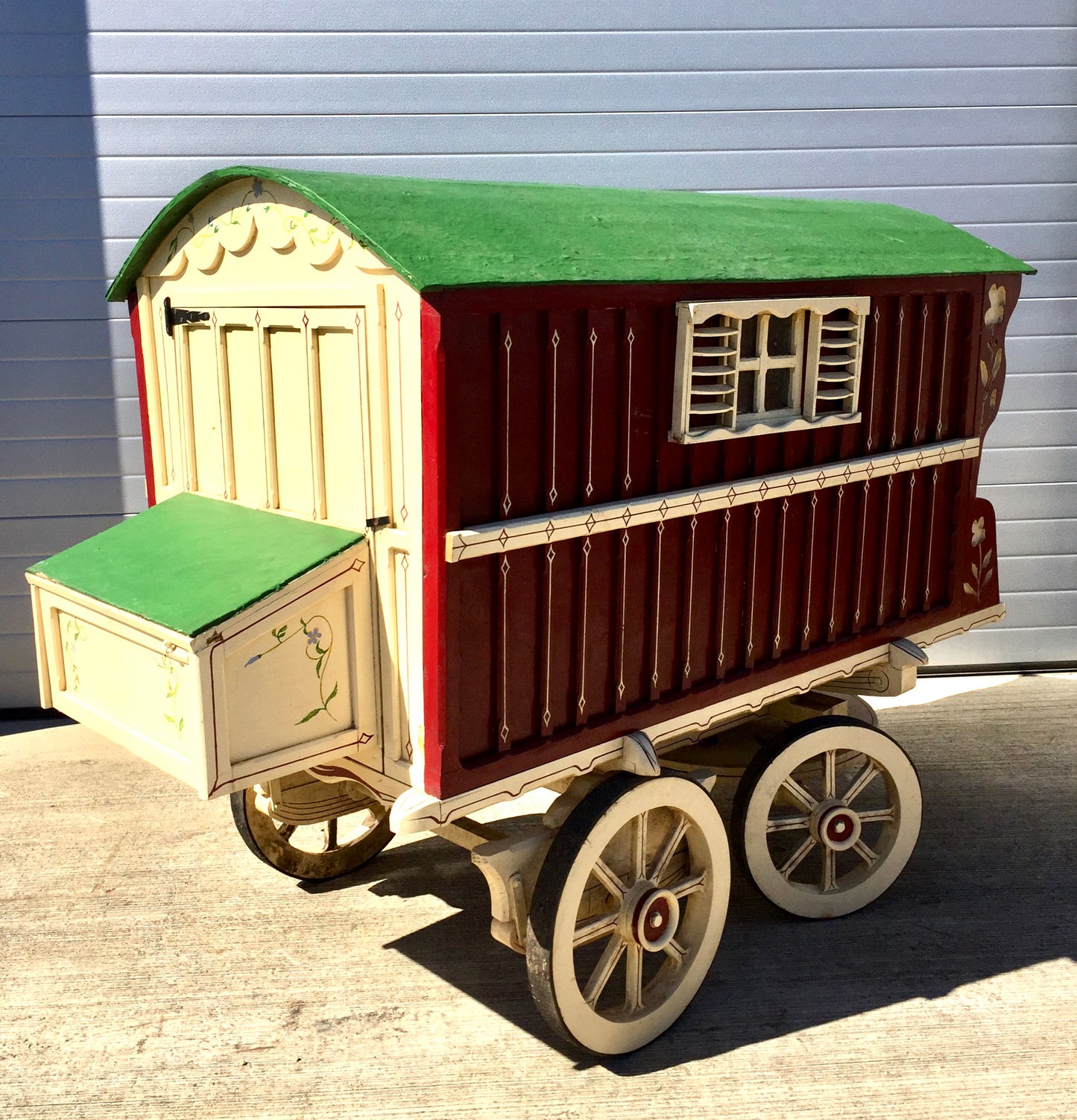 Gypsy Show Wagon (Vardo) – Horse Drawn Irish Cart – Late 20th Century
