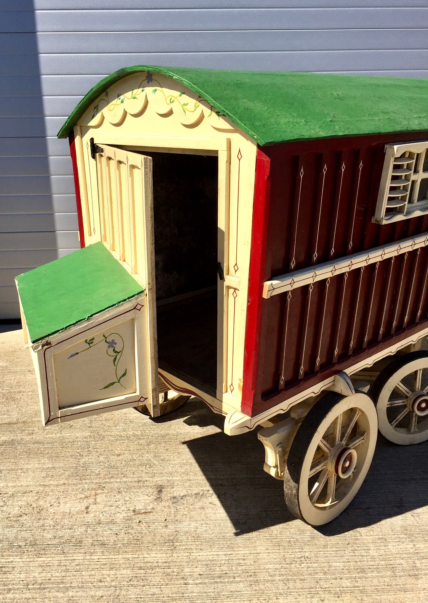 Gypsy Show Wagon (Vardo) – Horse Drawn Irish Cart – Late 20th Century