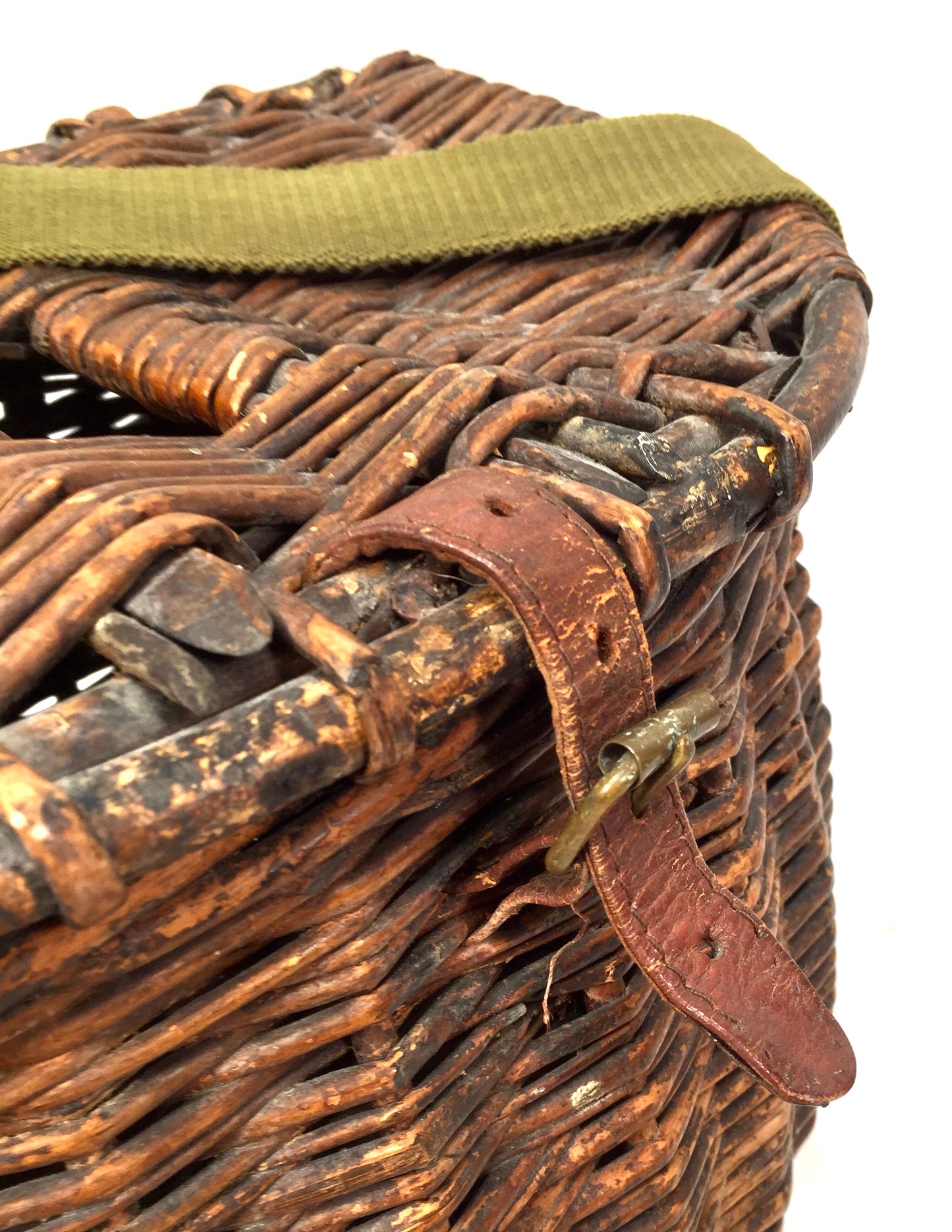 Vintage Wicker Fishing Creel Basket Hamper With Strap / Storage Bin 1960 Antique