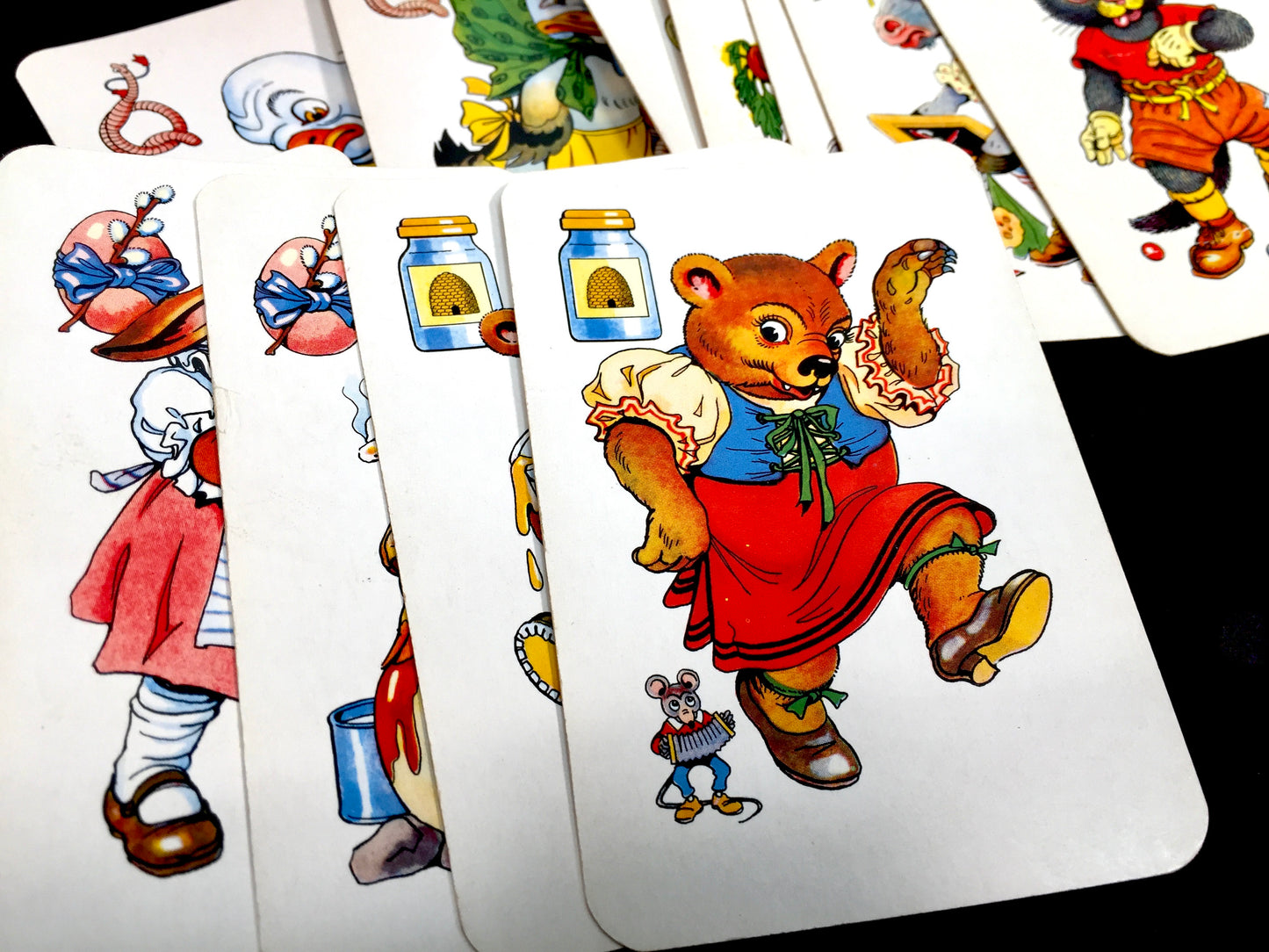 Antique Game - 1970s Austrian Cat Card Game by Piatnik in Vienna 'Le Mistigri'