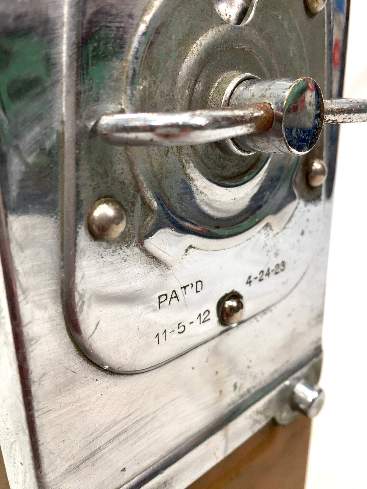 Antique 1930s Coin-operated U.S. Postage Stamp Vending Machine / Working & keys