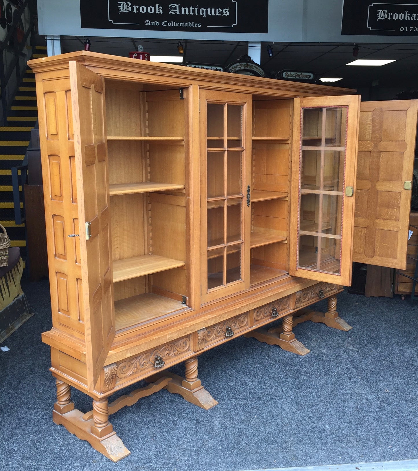 Antique Large Oak Wooden Glazed Fronted Carved Bookcase Storage Cabinet Cupboard