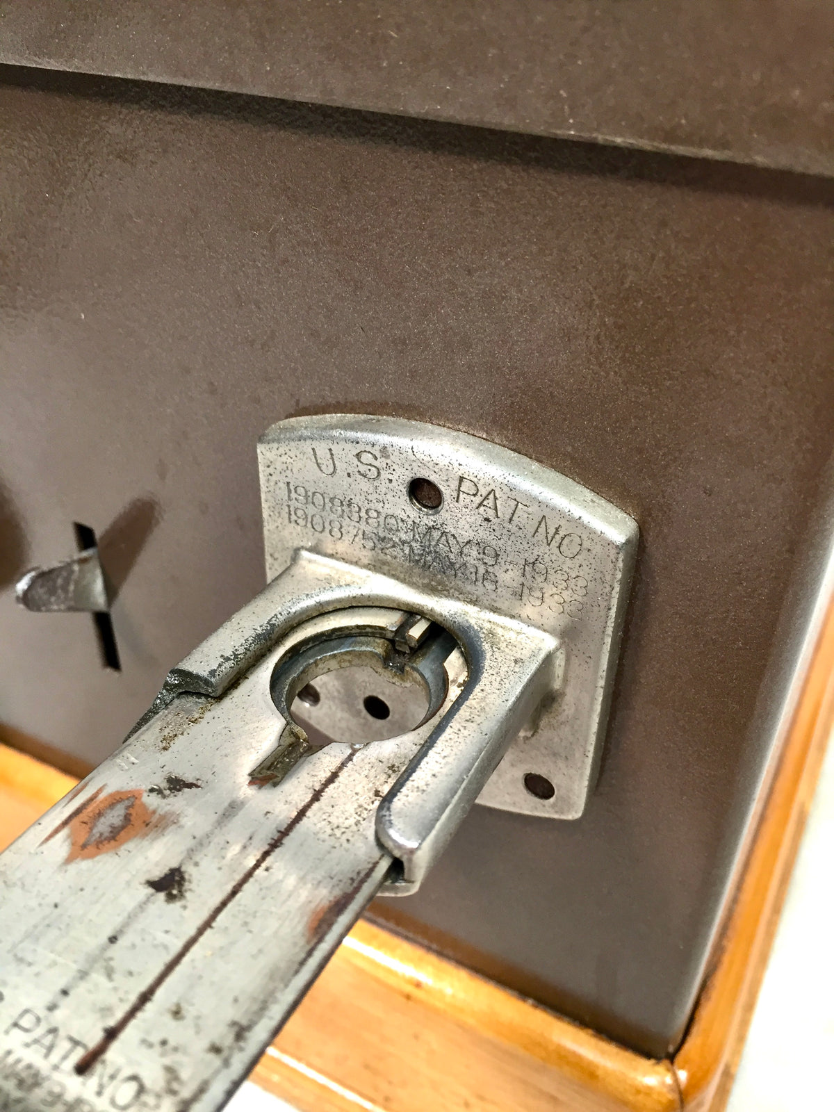 Antique 1939 Trade Stim Pike’s Peak Arcade Coin Operated Machine Working / Keys