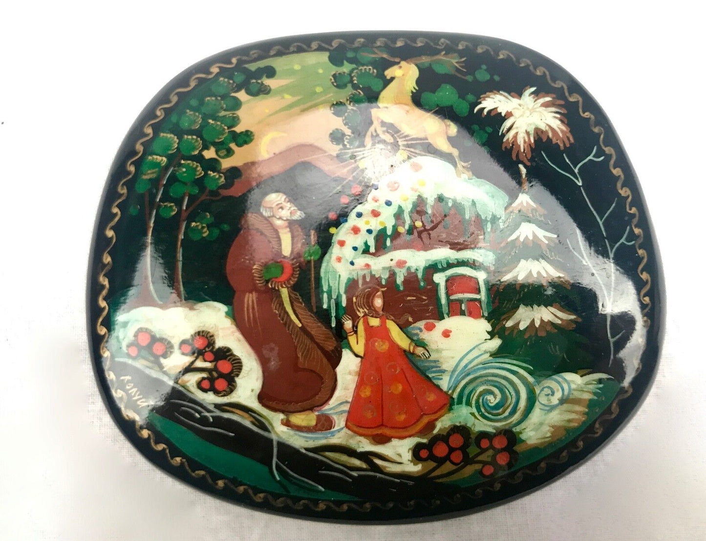 Russian Lacquered Box / Signed Ronyu / Highly Detailed / Fairytale Scene /