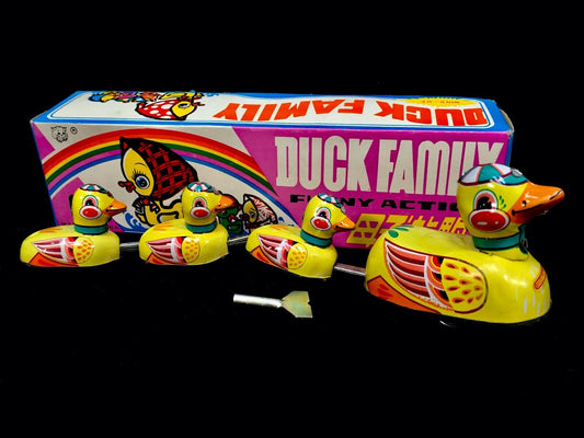 Vintage Wind-up Clockwork Tin Mechanical Family of Ducks Toy / Boxed / Working