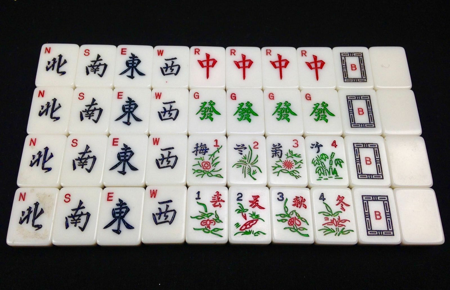 Mahjong Set In Original Carry Case / Late 20th Century / Chinese Game / Mah Jong