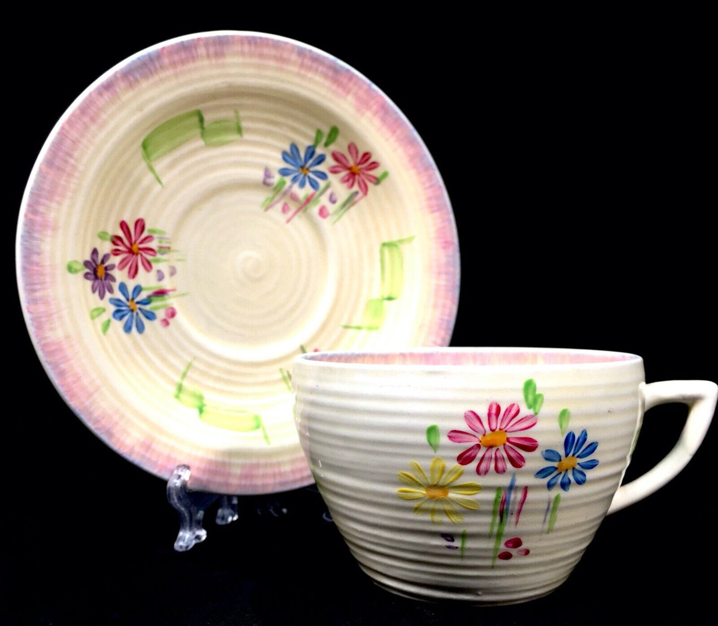 Clarice Cliff Pottery Pink Aura Daisy Tea Cup & Saucer  / 1930s  Art Deco