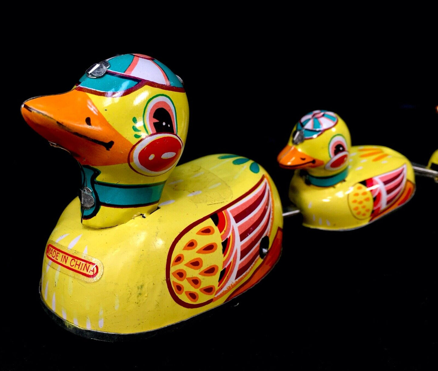 Vintage Wind-up Clockwork Tin Mechanical Family of Ducks Toy / Boxed / Working