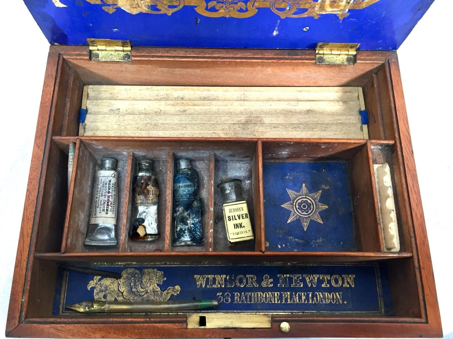 Antique Victorian Mahogany Winsor & Newton Artists Box / Paints / 19th Century