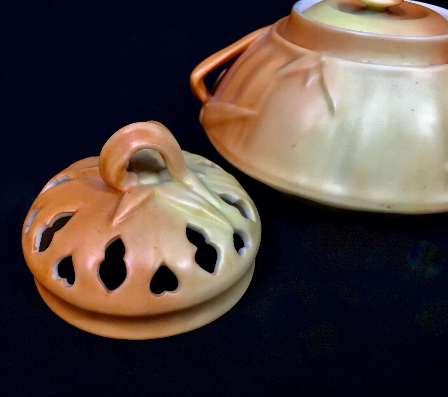 Antique Royal Worcester Porcelain Blush Ware Pot Pourri Vase / 1923 / Art Deco
