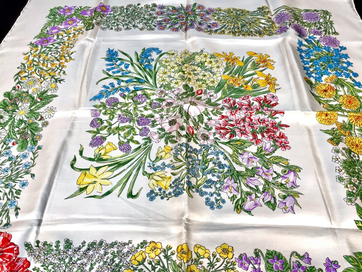 Harrods of London Silk Ladies Scarf / Floral / Multicolour / Vintage Clothing