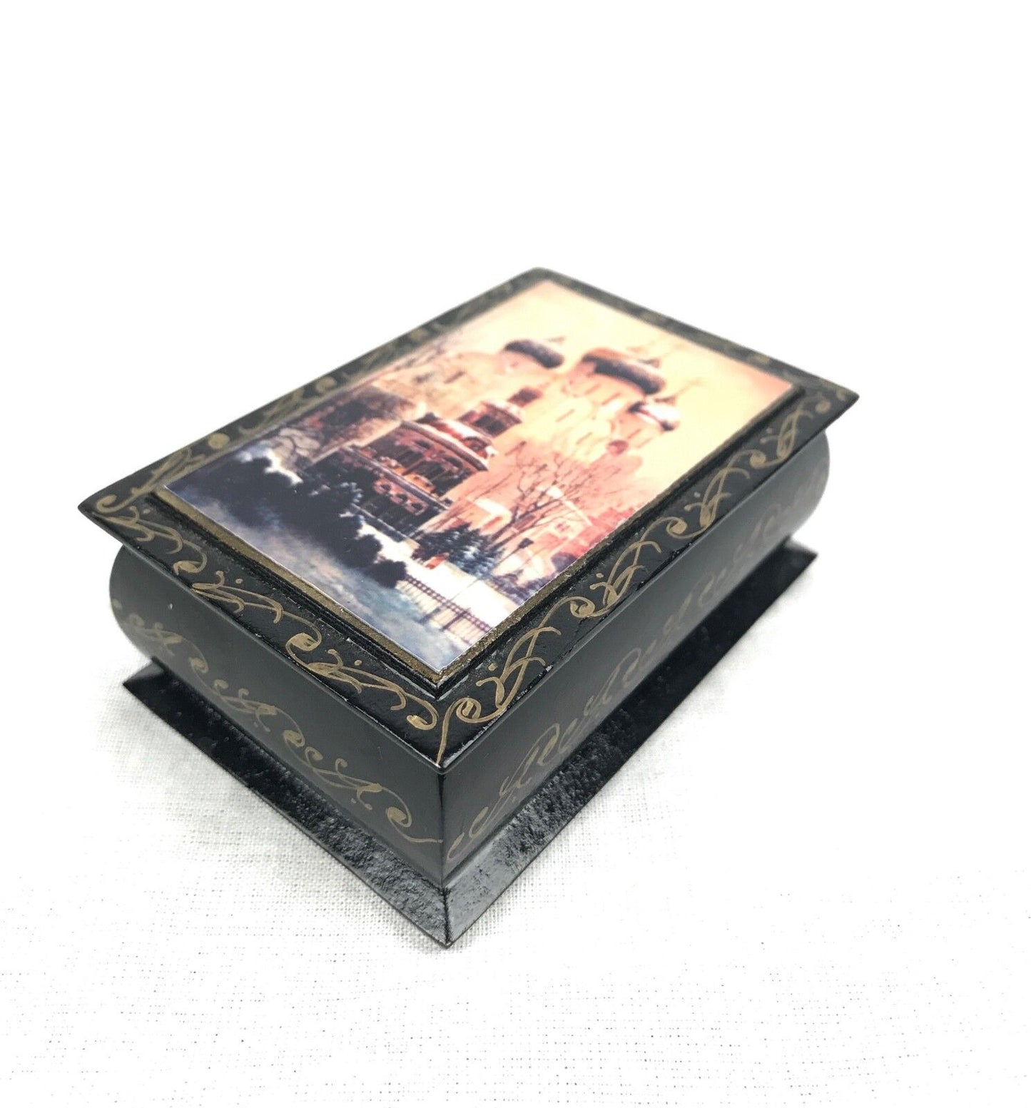 Vintage Russian Lacquered Box / Trinket / Collectable