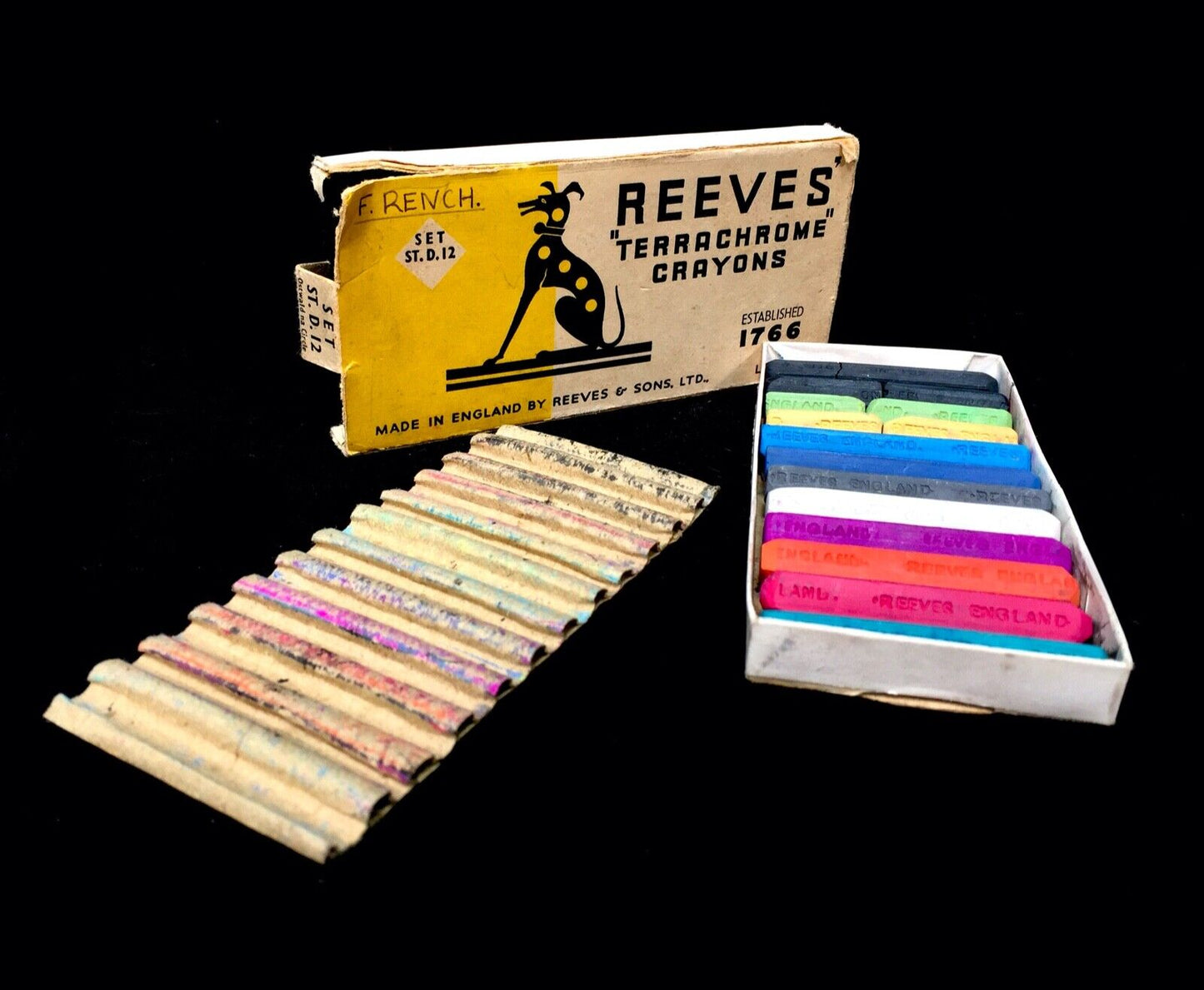 Vintage 20th Century 1960s Reeves Terrachrome Artists Drawing Crayons - Set D.12